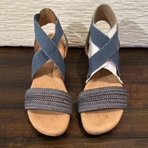 Stylish Blue and Tan Women's Wedge Sandals by Easy Spirit NIB